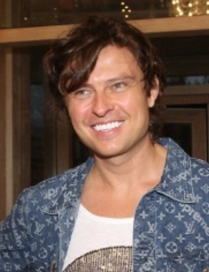 Друзья подарили Прохору Шаляпину именной трон Друзья подарили Прохору Шаляпину именной трон