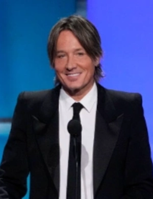 Экс-супруг Николь Кидман Кит Урбан начал жить с молодой возлюбленной