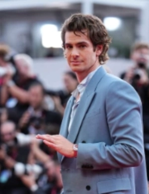 «Новый человек-паук» Эндрю Гарфилд планирует создать семью с Моникой Барбаро «Новый человек-паук» Эндрю Гарфилд планирует создать семью с Моникой Барбаро