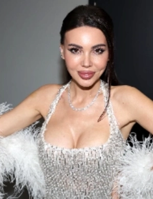 Оксана Самойлова провела день в компании учителя по вокалу