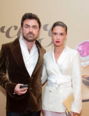 Муж Муцениеце удивил публику важным обращением к жене