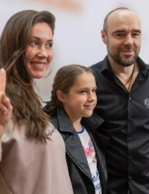 Елена Товстик надеется вернуть ушедшего к Полине Дибровой мужа: «Точка не поставлена»