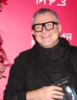 Дмитрий Дибров вышел в свет с новой возлюбленной