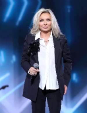 59-летняя Татьяна Овсиенко вышла в свет с загадочным спутником 59-летняя Татьяна Овсиенко вышла в свет с загадочным спутником