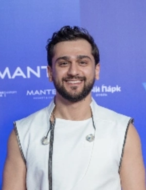 JONY вышел в свет в компании популярной в соцсетях девушки JONY вышел в свет в компании популярной в соцсетях девушки