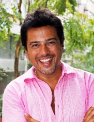 Турецкий певец Эмре Алтуг назвал россиянок особенными Турецкий певец Эмре Алтуг назвал россиянок особенными