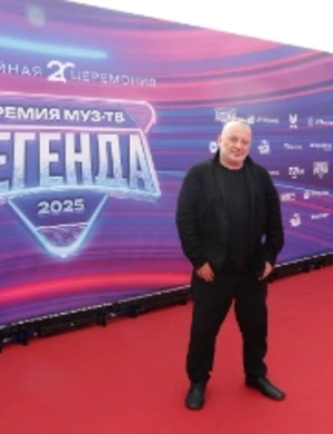 Рок-звезда Вадим Самойлов на МУЗ-ТВ 2025 назвал легенд шоу-бизнеса