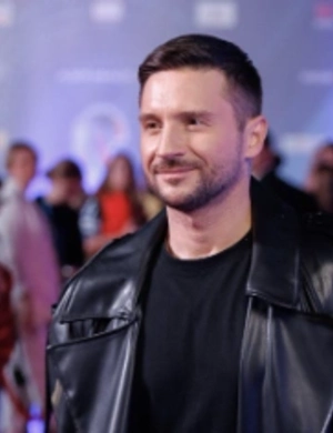 Сергей Лазарев дал слабину и позволил себе вредные вкусности