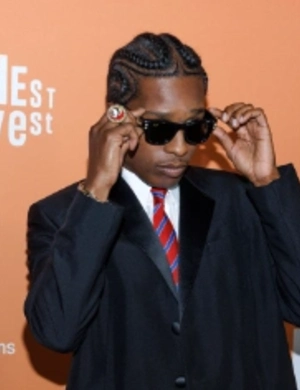 A$AP Rocky выпустил дисс на Дрейка: увел Рианну и намекнул на деликатную пластическую операцию