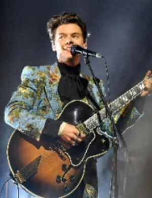 Гарри Стайлс анонсировал возвращение на сцену через масштабную промо-кампанию Гарри Стайлс анонсировал возвращение на сцену через масштабную промо-кампанию