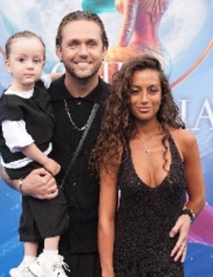 Семью Влада Соколовского запугивают: угрозы сыну, жене и фото на кладбище