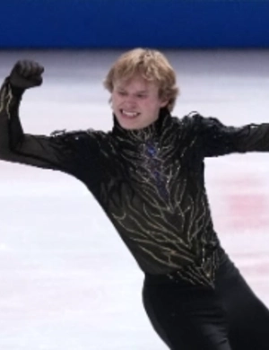 Российские звезды фигурного катания поздравили Илью Малинина с мировым рекордом Российские звезды фигурного катания поздравили Илью Малинина с мировым рекордом