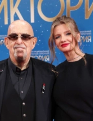 Михаил Шуфутинский подтвердил свой тайный брак Михаил Шуфутинский подтвердил свой тайный брак