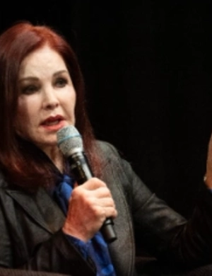 Вдова Элвиса Пресли проводит встречи с фанатами для погашения долгов