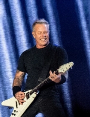 Джеймс Хетфилд сделал предложение возлюбленной во время дайвинга с китовыми акулами