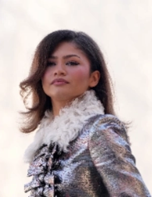 Поклонники Зендаи заподозрили беременность у актрисы