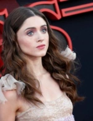 Звезда «Очень странных дел» Наталия Дайер появится в романтической комедии