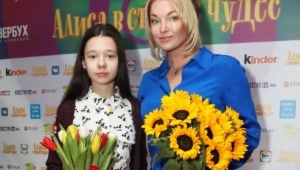 Анастасия Волочкова впервые рассказала о возлюбленном 18-летней дочери