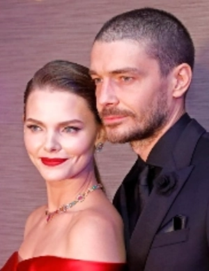 Елизавета Боярская планирует мыть посуду с короной на голове: «Муж подарил!»