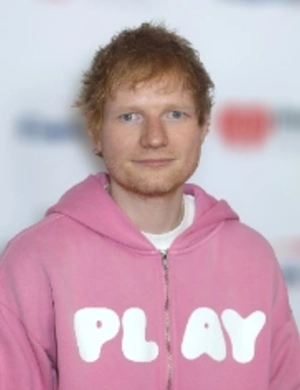 Эд Ширан устроил спонтанную караоке‑вечеринку вместе со звездой «Гарри Поттера» Эд Ширан устроил спонтанную караоке‑вечеринку вместе со звездой «Гарри Поттера»