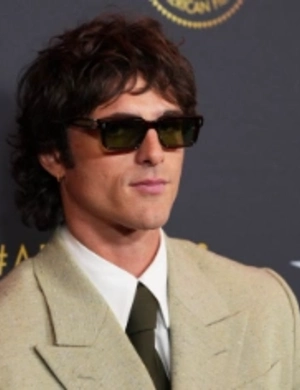 СМИ: Джейкоб Элорди в шаге от того, чтобы стать новым Джеймсом Бондом СМИ: Джейкоб Элорди в шаге от того, чтобы стать новым Джеймсом Бондом