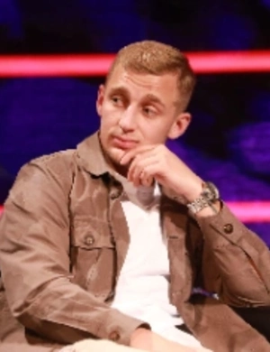 Саша Стоун столкнулся с осложнениями после вирусного конъюнктивита