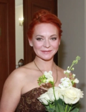 Марина Анисина раскритиковала Шнурова за исполнение песен Высоцкого