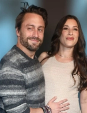 Звезда сериала «Наследники» Киран Калкин стал многодетным отцом