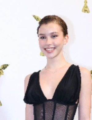 Анна Пересильд отметила 17-летие в кругу семьи и с возлюбленным Ваней Дмитриенко