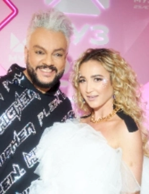 Филипп Киркоров и Ольга Бузова вышли в свет в свадебных образах: ВИДЕО