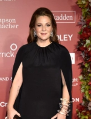 Дрю Бэрримор хочет вернуть «Ангелов Чарли» на экраны спустя четверть века