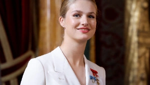 КОРОНА: принцесса Испании Леонор торжественно отметила свое 18-летие