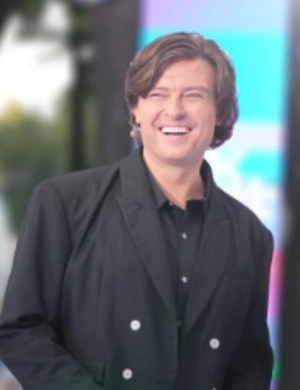 Прохор Шаляпин похвастался новыми кадрами с отдыха: личный бассейн и спуск в океан