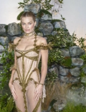 Марго Робби прокомментировала съемки откровенных сцен с Джейкобом Элорди