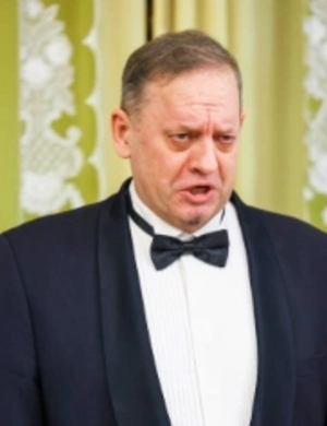 В возрасте 62 лет ушел из жизни актер и певец Роман Улыбин В возрасте 62 лет ушел из жизни актер и певец Роман Улыбин