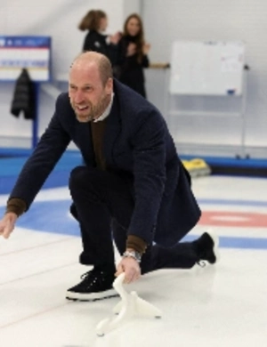 Принцу Уильяму запретили кататься на электросамокатах