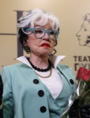 После смерти Алентовой Театр Пушкина выводит из репертуара спектакль, созданный к ее юбилею После смерти Алентовой Театр Пушкина выводит из репертуара спектакль, созданный к ее юбилею