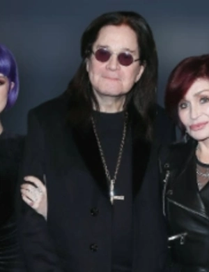 Вдова и дочь Оззи Осборна появились на гламурной вечеринке спустя четыре месяца после смерти рокера