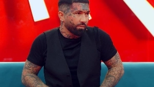 Рэпер Gunwest рассказал, что его не пустили в «одно место» на Бали из-за татуировок