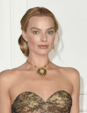 Марго Робби появилась на премьере новой экранизации «Грозового перевала» в колье Элизабет Тейлор