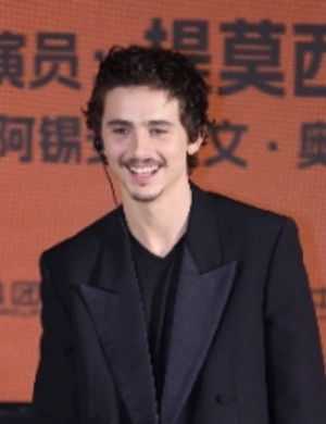 Тимоти Шаламе намерен снять фильм по роману Ричарда Пауэрса «Игровая площадка»