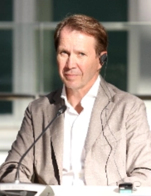 Евгений Миронов рассказал, как звездам оставаться незамеченными: актер поделился забавным случаем Евгений Миронов рассказал, как звездам оставаться незамеченными: актер поделился забавным случаем