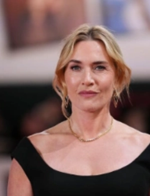 50-летняя Кейт Уинслет рассказала о своем отношении к старению и «уколам красоты»