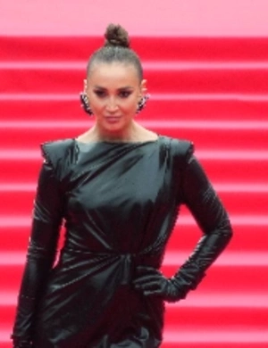 Ольга Бузова трогательно поздравила отца и пожелала ему стать дедушкой