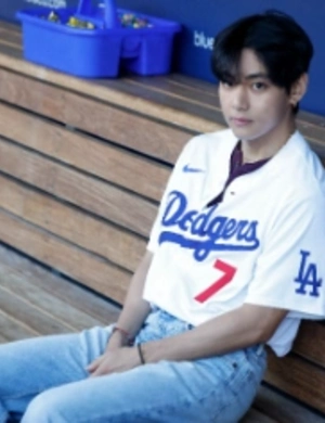 Ви из BTS озвучил свой «музыкальный возраст»