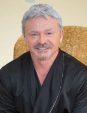 Звезда «Физрука» Сычев рассказал о спасении старшей дочери Звезда «Физрука» Сычев рассказал о спасении старшей дочери