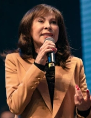 Концертный директор Хлебниковой прокомментировал новости о проблемах со здоровьем певицы Концертный директор Хлебниковой прокомментировал новости о проблемах со здоровьем певицы