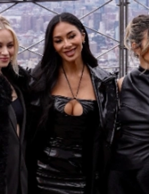 Pussycat Dolls воссоединились на AMAs 2026 в красных латексных нарядах