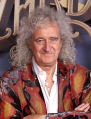 Брайан Мэй подарил Тони Айомми реплику своей легендарной гитары Red Special Брайан Мэй подарил Тони Айомми реплику своей легендарной гитары Red Special