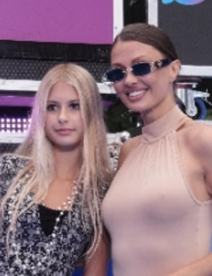 Бывший бойфренд Виктории Бони пожаловался на поведение их дочери Бывший бойфренд Виктории Бони пожаловался на поведение их дочери